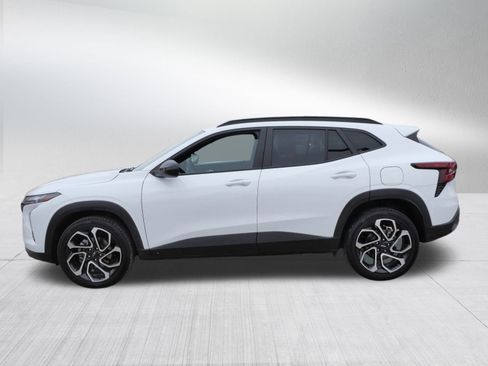 Used 2024 Chevrolet Trax RS w/ Sunroof Package image 4