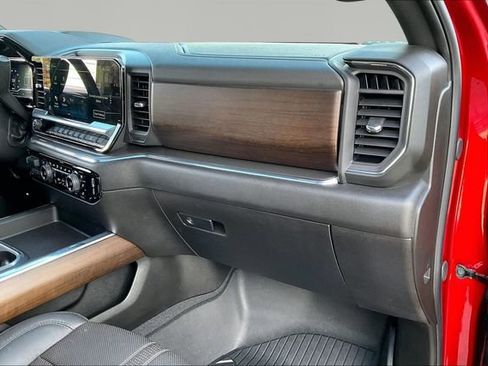 Used 2024 Chevrolet Silverado 2500 High Country w/ High Country Premium Package image 18