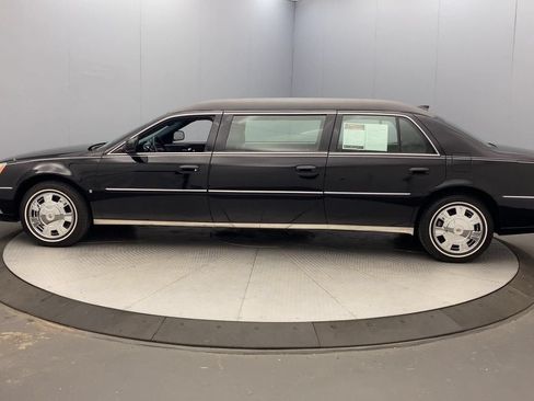 Used 2009 Cadillac DTS Limousine FWD image 2
