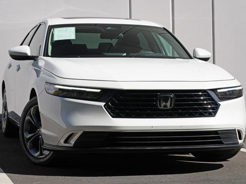 Used 2024 Honda Accord EX image 2