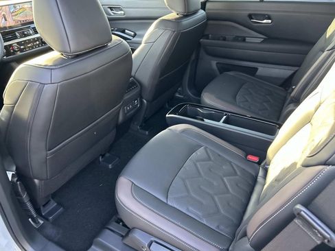New 2026 Nissan Pathfinder Platinum AWD/4WD image 20