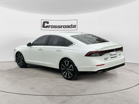 Used 2024 Honda Accord Touring image 3