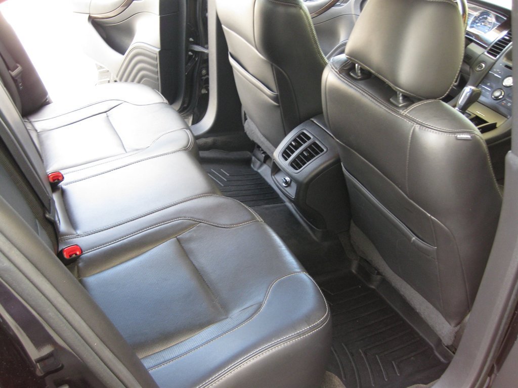 Used 2015 Ford Taurus Limited FWD image 28