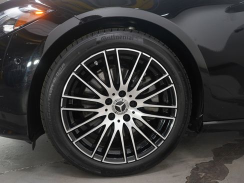 Used 2025 Mercedes-Benz C 300 4MATIC Sedan image 27