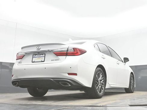 Used 2017 Lexus ES 350 w/ Luxury Package FWD image 42