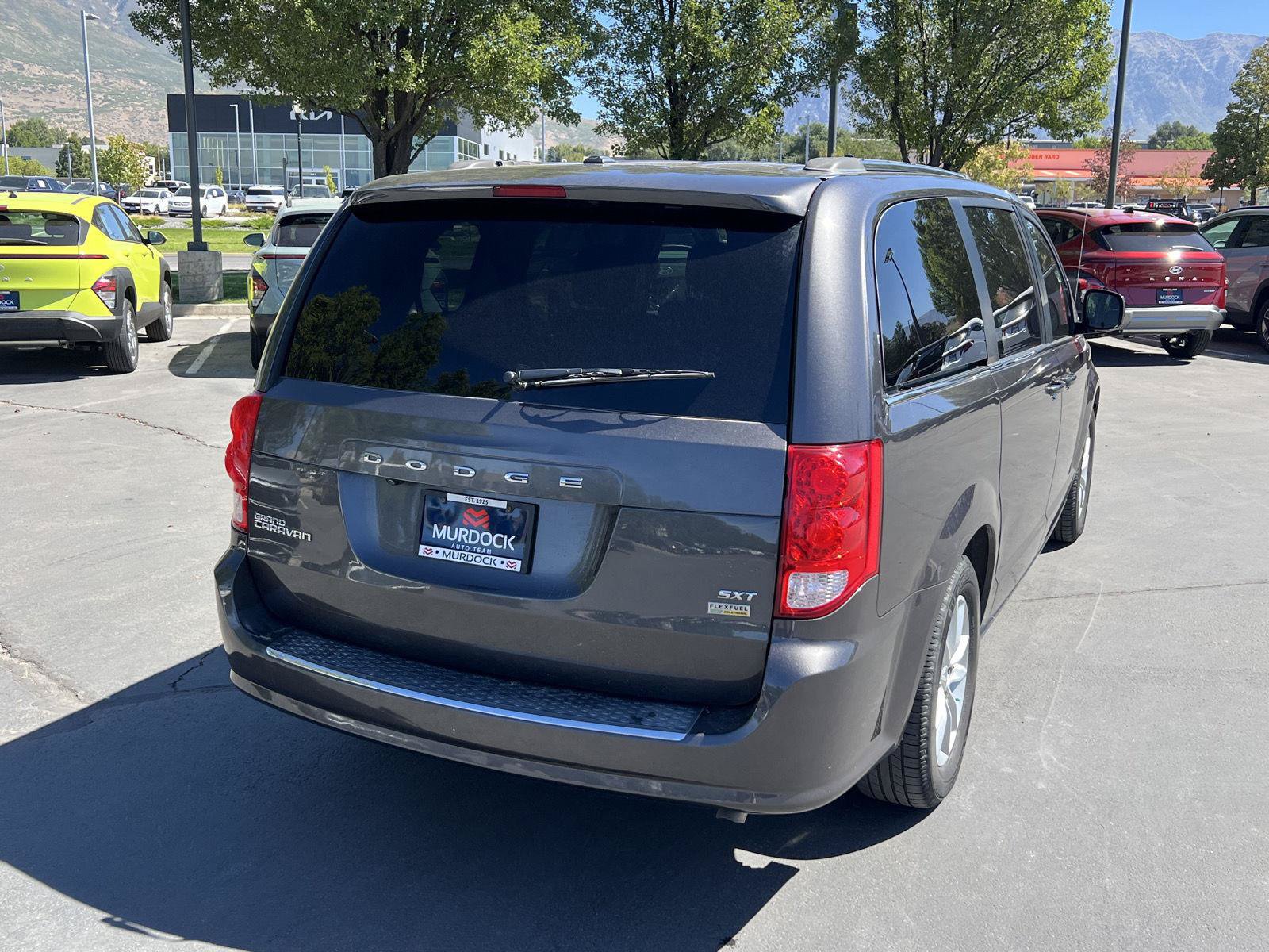 Used 2019 Dodge Grand Caravan SXT FWD image 14