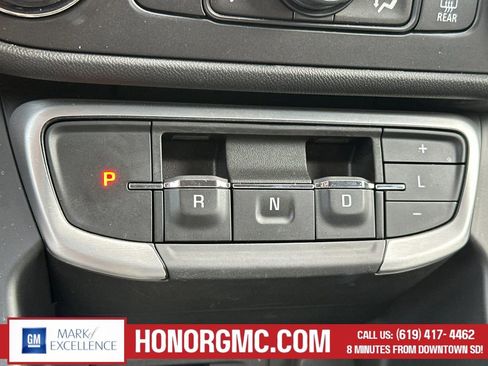 Used 2024 GMC Terrain SLT image 23