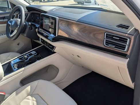 New 2026 Volkswagen Atlas SE FWD image 18