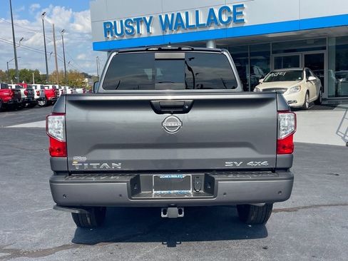 Used 2024 Nissan Titan SV w/ SV Convenience Package image 6