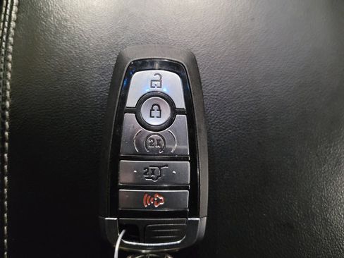Used 2021 Ford Explorer XLT w/ Equipment Group 202A AWD/4WD image 32