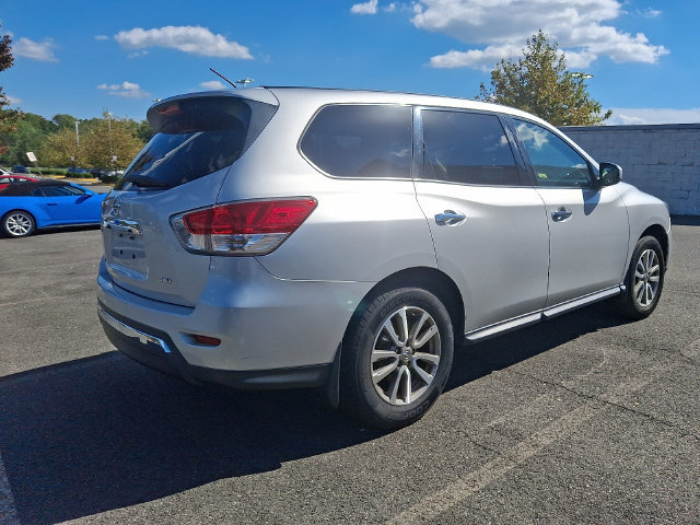 Used 2014 Nissan Pathfinder S AWD/4WD image 4