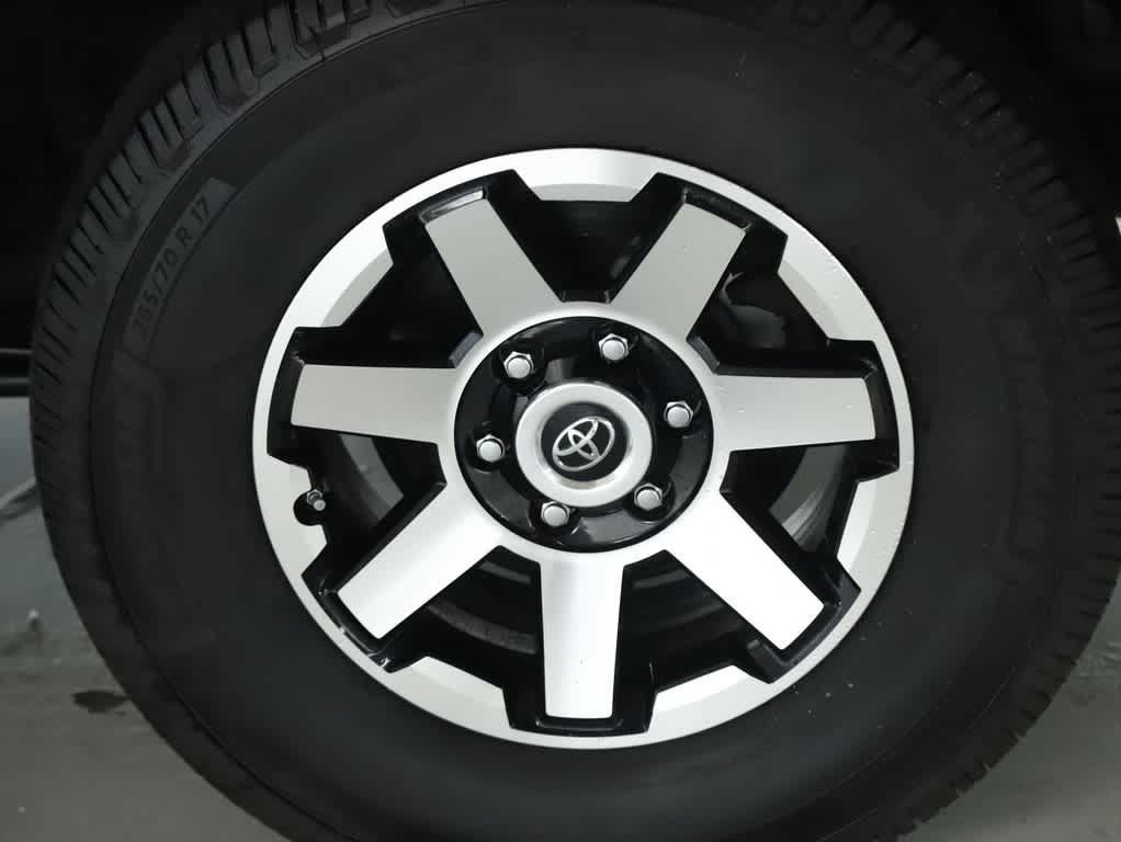 Used 2021 Toyota 4Runner TRD Off-Road Premium w/ Moonroof Package AWD/4WD image 39