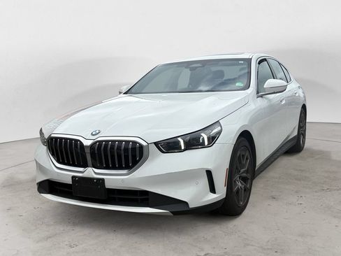 Used 2026 BMW 530i xDrive AWD/4WD image 7