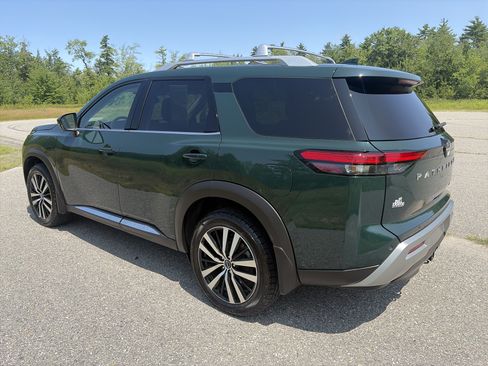 Certified 2024 Nissan Pathfinder Platinum AWD/4WD image 7
