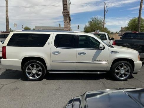 Used 2007 Cadillac Escalade ESV AWD w/ Information Package image 8