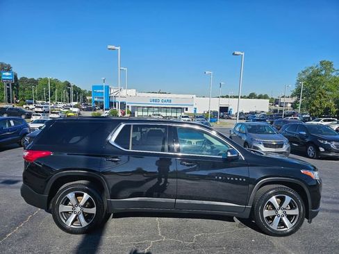 Used 2020 Chevrolet Traverse LT w/ LT Premium Package FWD image 9
