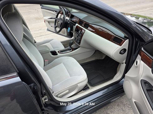 Used 2011 Chevrolet Impala LS FWD image 12