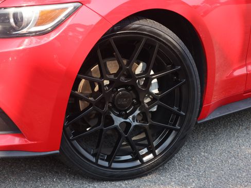 Used 2016 Ford Mustang Coupe RWD image 21