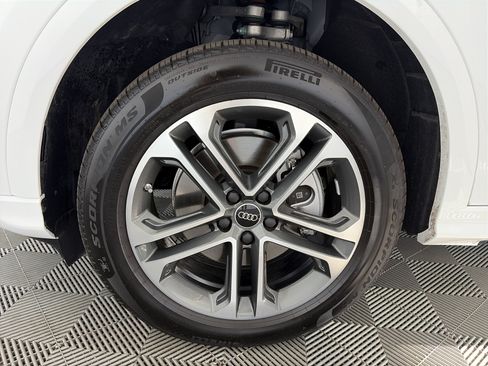 Used 2025 Audi Q5 Premium AWD/4WD image 11