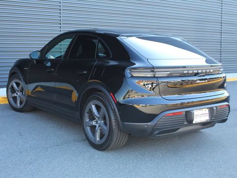 New 2026 Porsche Macan 4 Electric AWD/4WD image 3