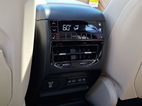 New 2026 Jeep Grand Cherokee L Limited AWD/4WD image 8