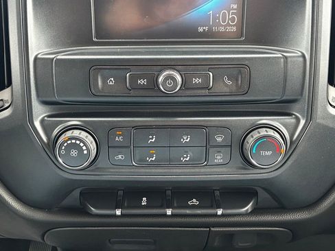 Used 2018 Chevrolet Silverado 1500 Custom w/ Custom Value Package AWD/4WD image 33