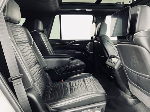 Used 2021 Cadillac Escalade Sport Platinum w/ Heavy-Duty Trailer Package image 16