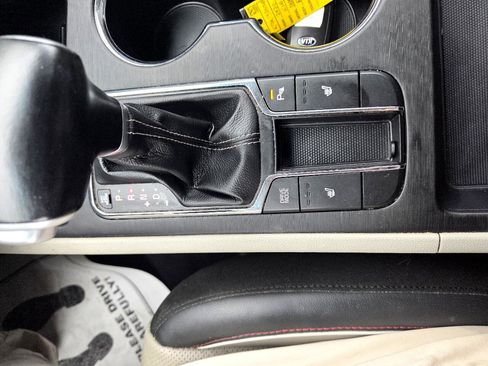 Used 2020 Kia Sedona EX image 27