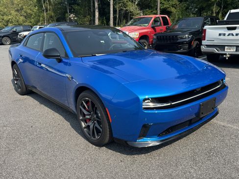 Used 2026 Dodge Charger Daytona Scat Pack AWD/4WD image 3