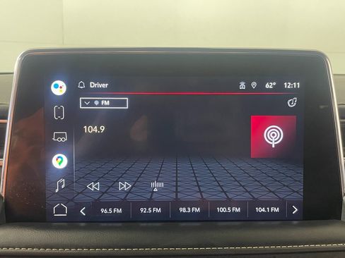 Used 2022 GMC Yukon XL SLT w/ SLT Premium Package image 19