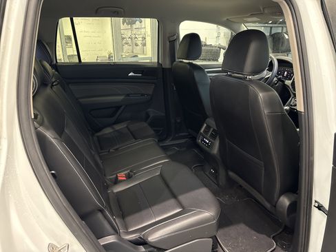 Used 2022 Volkswagen Atlas SE w/ Black Wheel Package image 19