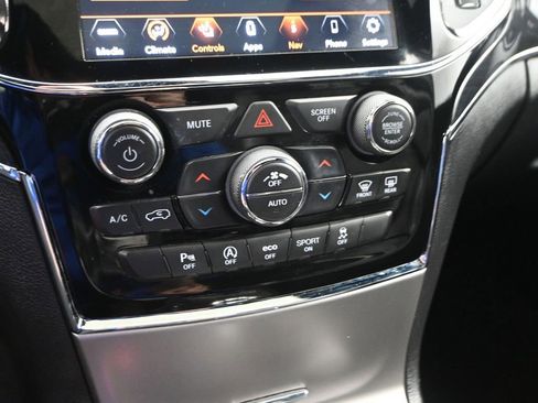 Used 2020 Jeep Grand Cherokee Overland image 20