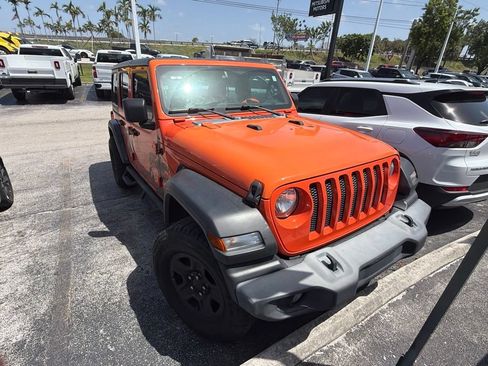 Used 2018 Jeep Wrangler Unlimited Sport AWD/4WD image 2