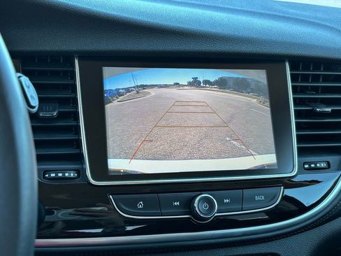 Used 2021 Buick Encore Preferred image 19