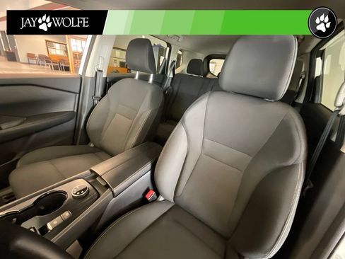 Used 2024 Nissan Rogue S AWD/4WD image 10