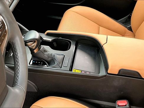 Used 2024 Lexus ES 350 w/ Premium Package image 15