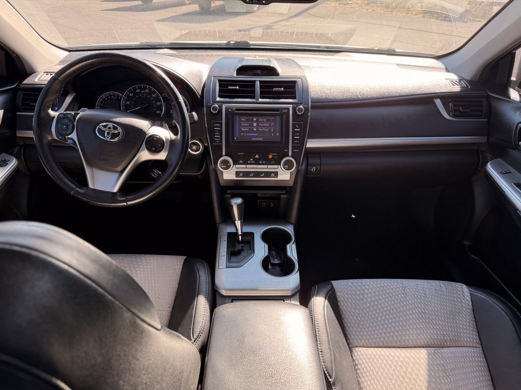 Used 2014 Toyota Camry SE w/ Moonroof Package FWD image 14