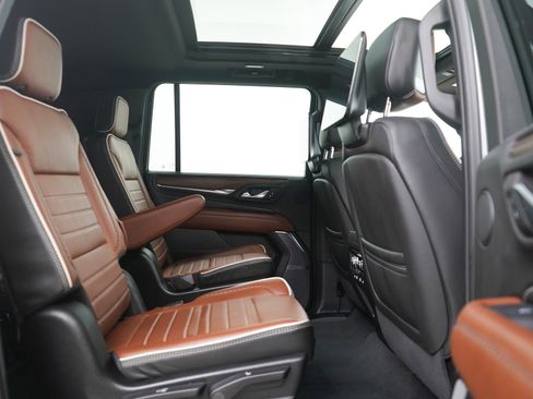 Used 2024 GMC Yukon XL Denali Ultimate image 12