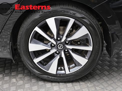 Used 2020 Nissan Sentra SV w/ SV Premium Package FWD image 8