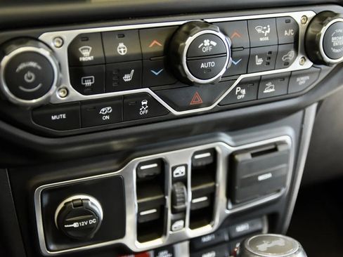 Used 2023 Jeep Wrangler Unlimited Rubicon 392 w/ Xtreme Recon 35" Tire Package AWD/4WD image 19