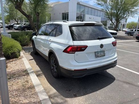 Used 2022 Volkswagen Tiguan SE FWD image 5