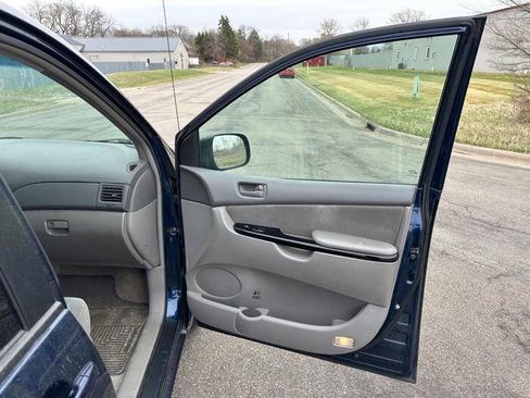 Used 2005 Toyota Sienna image 30