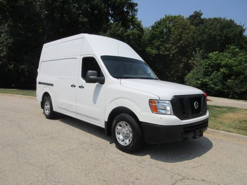 Used 2020 Nissan NV 2500 SV RWD image 2