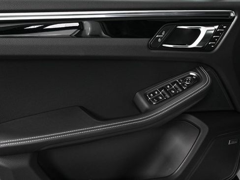 New 2026 Porsche Macan S image 8