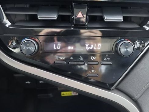 Used 2022 Toyota Camry XLE w/ Navigation Package FWD image 15