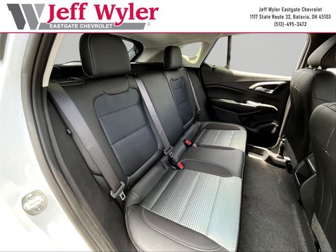 New 2026 Chevrolet Trax LT w/ Driver Confidence Package FWD image 19