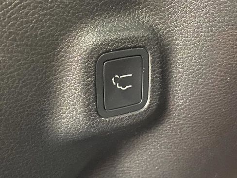 Used 2017 Jeep Compass Trailhawk w/ Safe & Security Group image 15