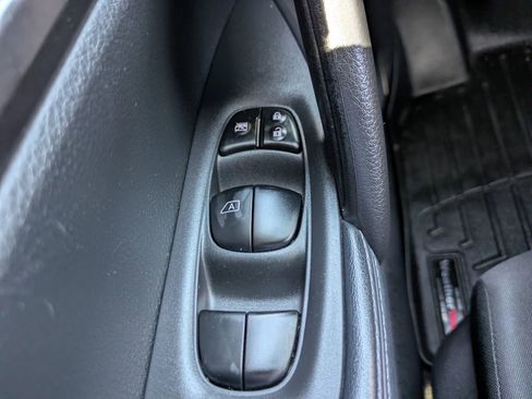 Used 2018 Nissan Rogue Sport S w/ S Appearance Package image 21