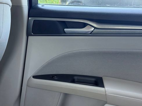 Used 2019 Ford Fusion SE FWD image 45