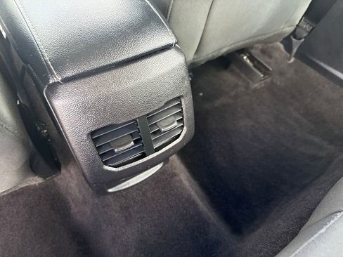 Used 2017 Ford Fusion SE w/ Fusion SE Technology Package FWD image 15